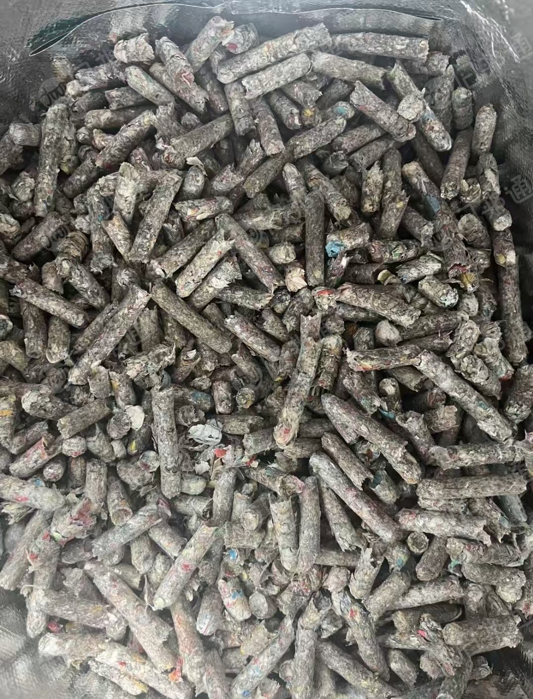 出售纸厂毛毛虫颗粒，灰分14个，水粉3个，长期有货