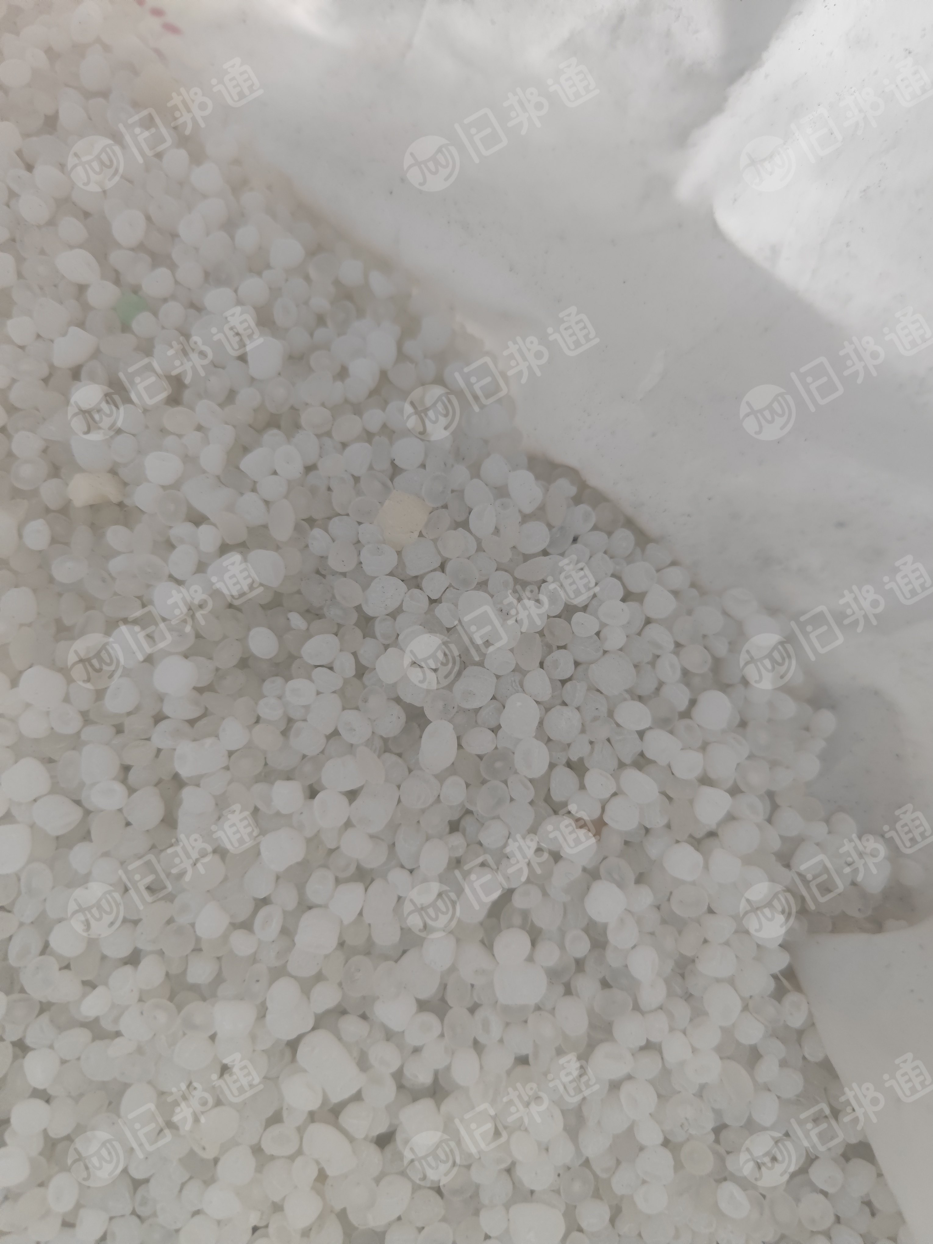 出售PVCPE颗粒，干净的，地板料