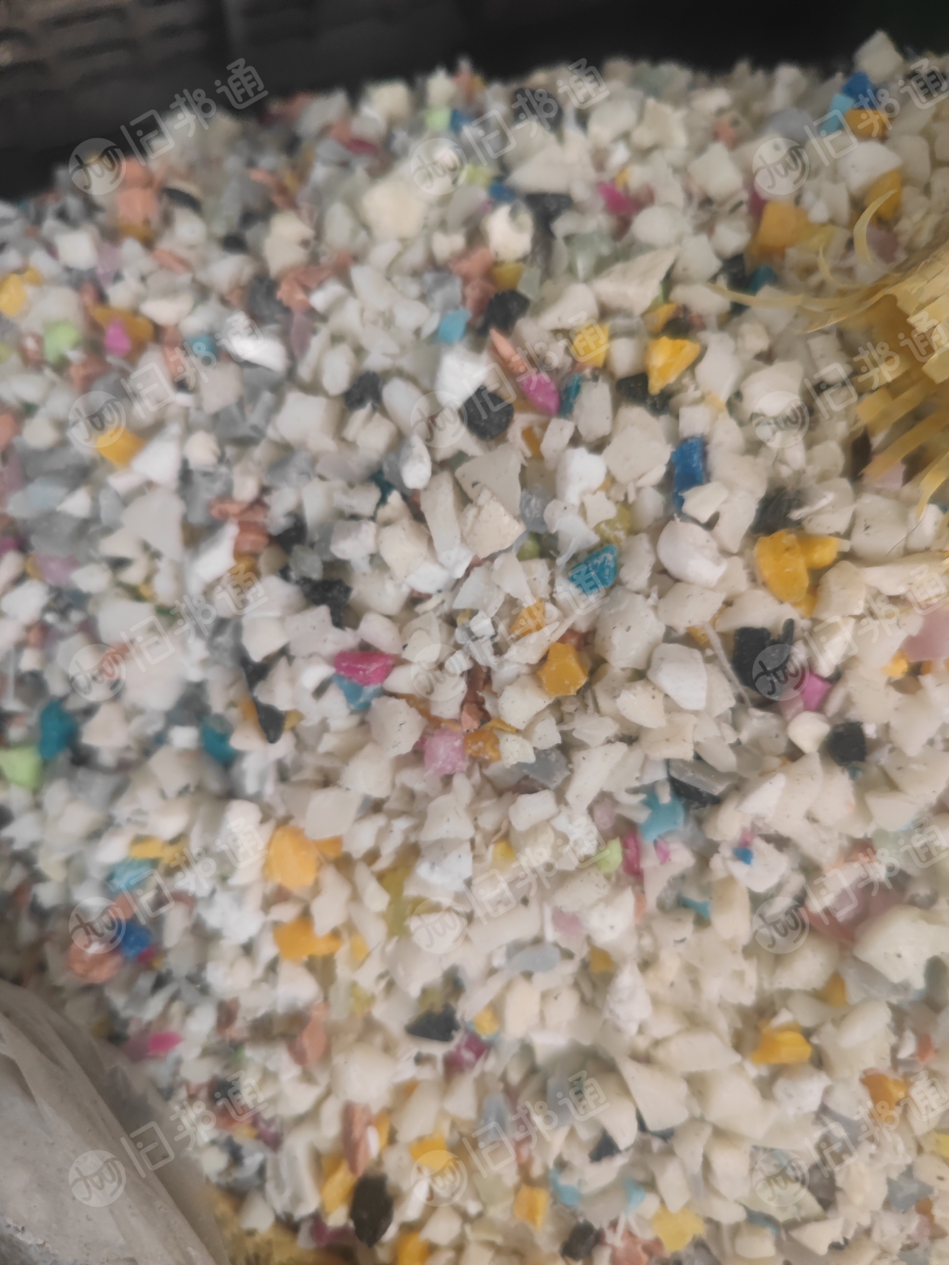 出售PVCPE颗粒，干净的，地板料