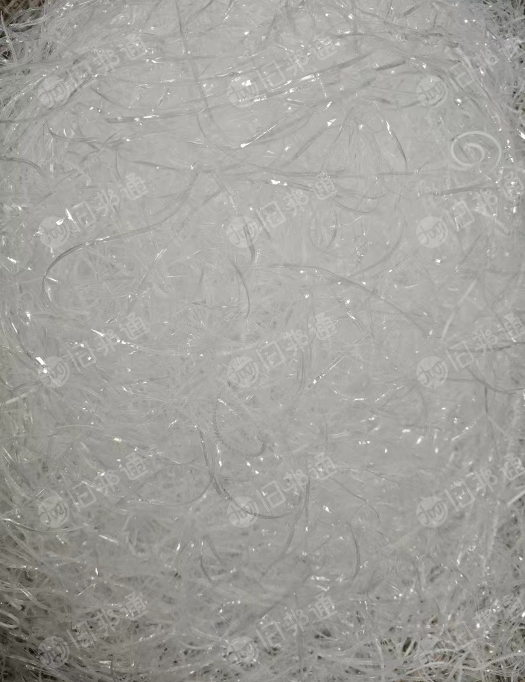 长期出售pe膜废料，pe边角料，带胶无胶混一起