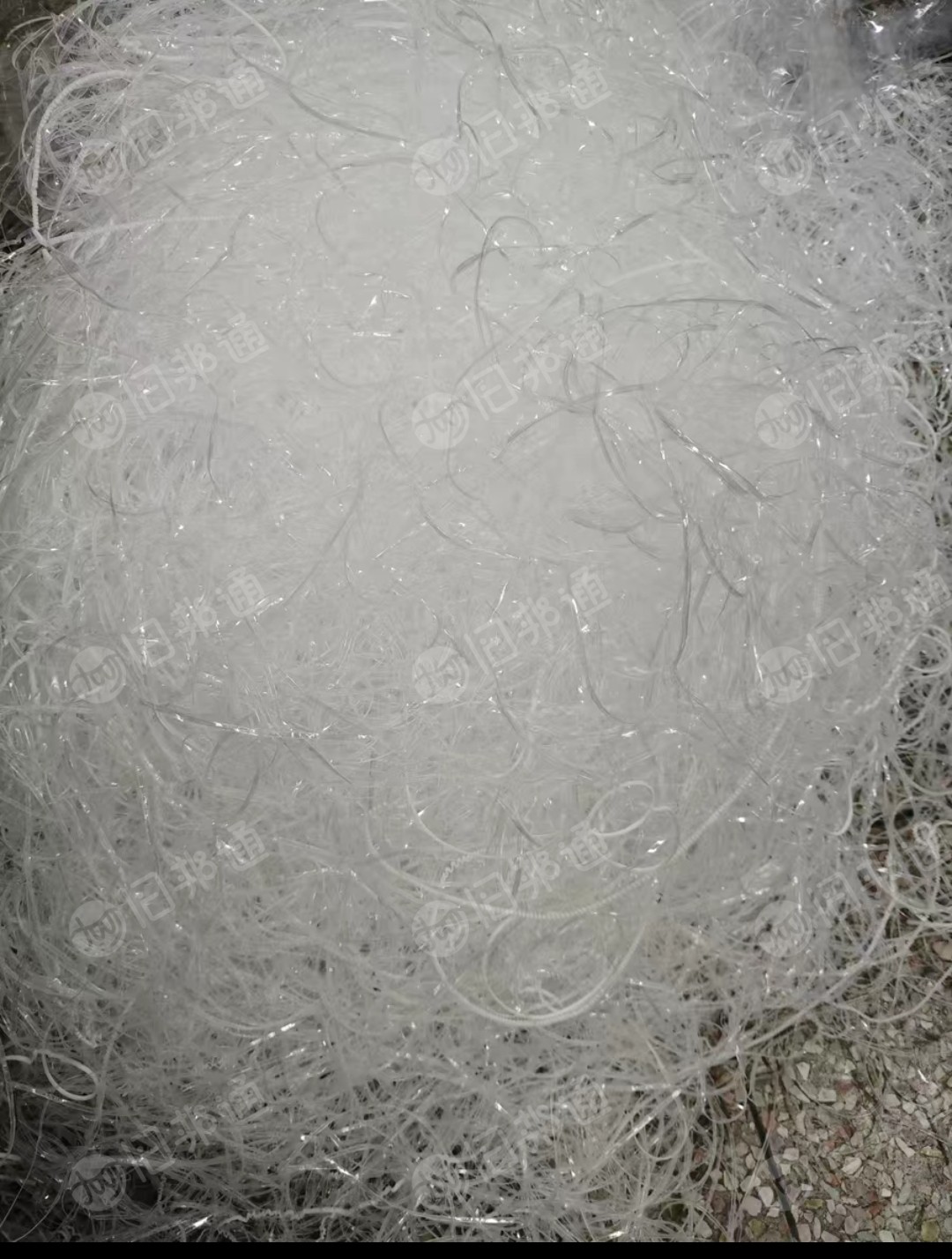 长期出售pe膜废料，pe边角料，带胶无胶混一起