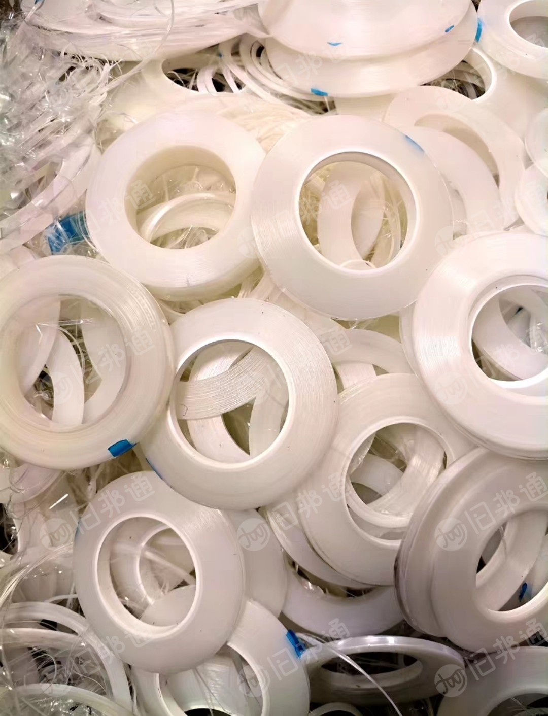 长期出售pe膜废料，pe边角料，带胶无胶混一起