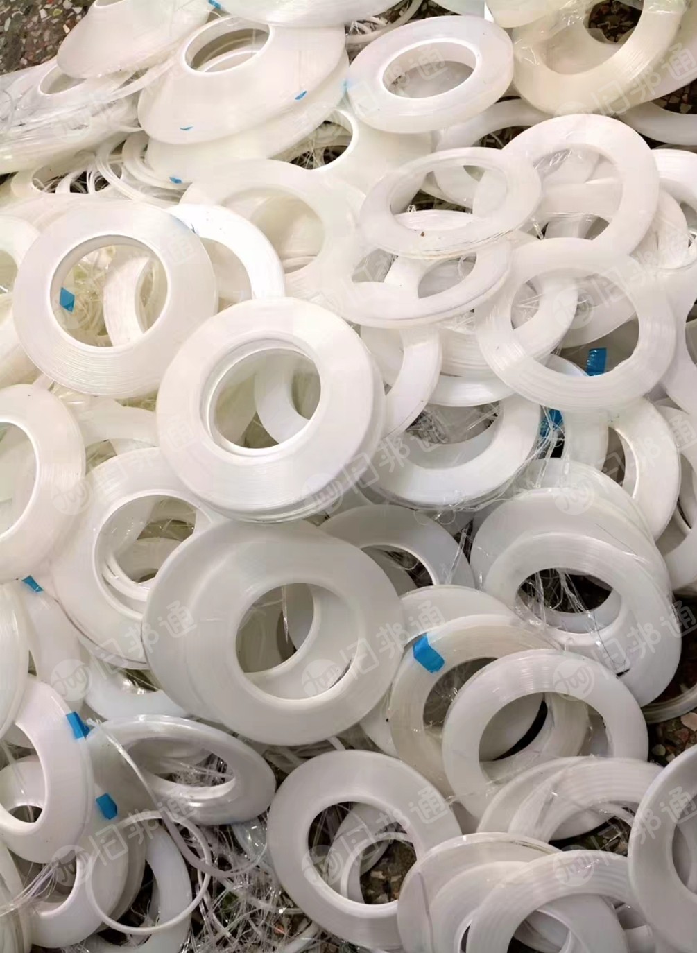 长期出售pe膜废料，pe边角料，带胶无胶混一起