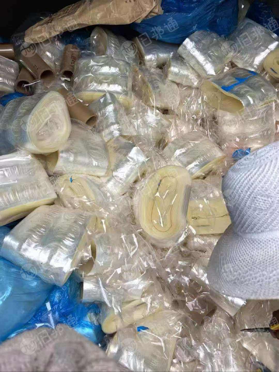 出售pp复合pa膜下脚料，现货8吨左右