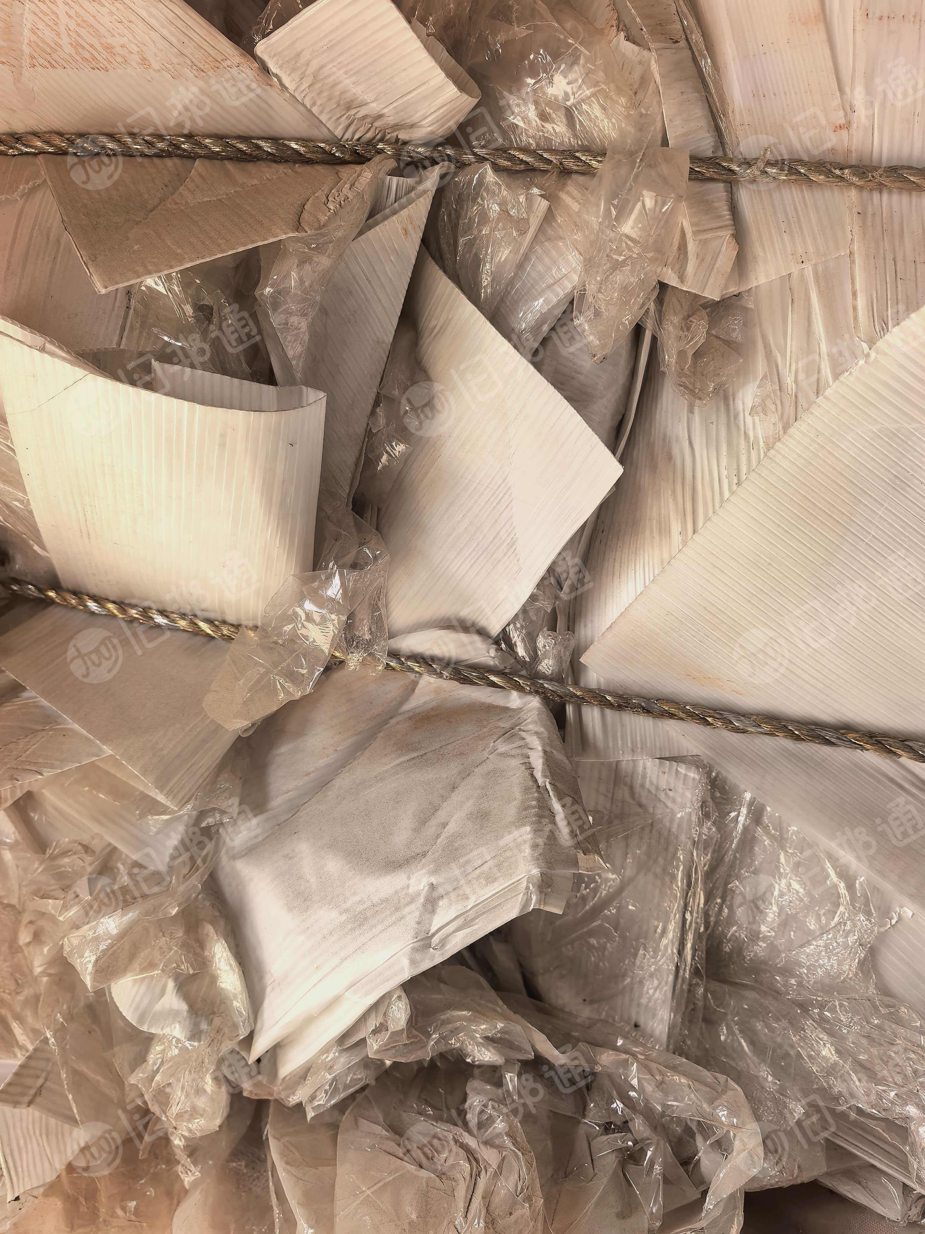 出售光伏厂白色中空板含pp透明袋，现货一个半挂