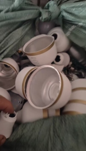 出售pc灯泡，废灯头，铝加塑料