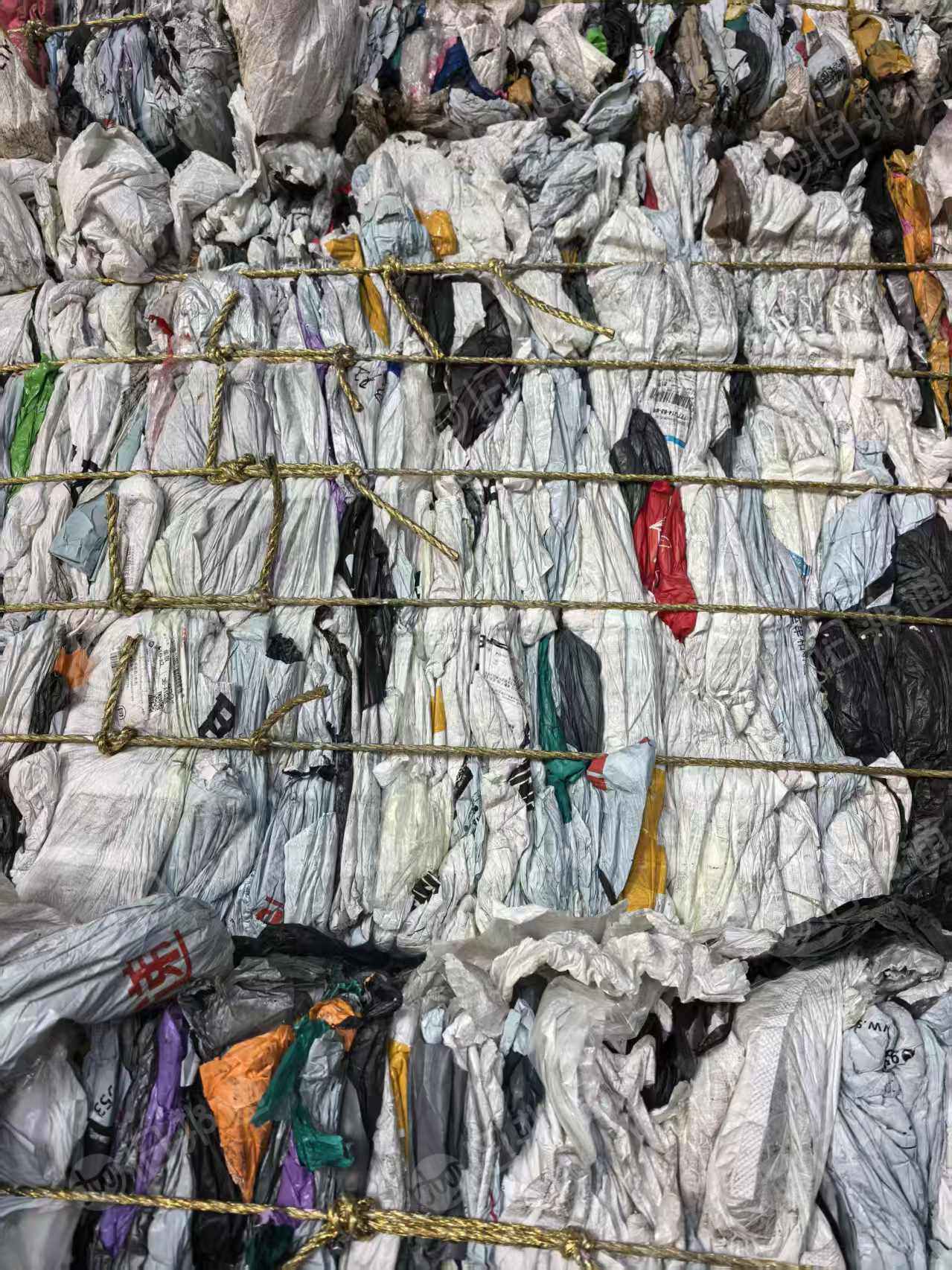 求购复合膜，包装袋（玉米种子袋，食品袋，方便面厂流水线的废袋子）带食物残渣的水洗复合料