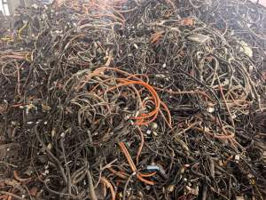 出售拆车线废料，现货二三十吨