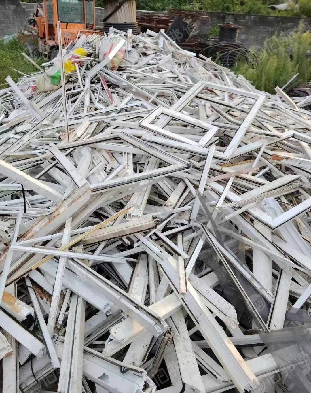 长期回收PVC塑钢毛料,月需几百吨