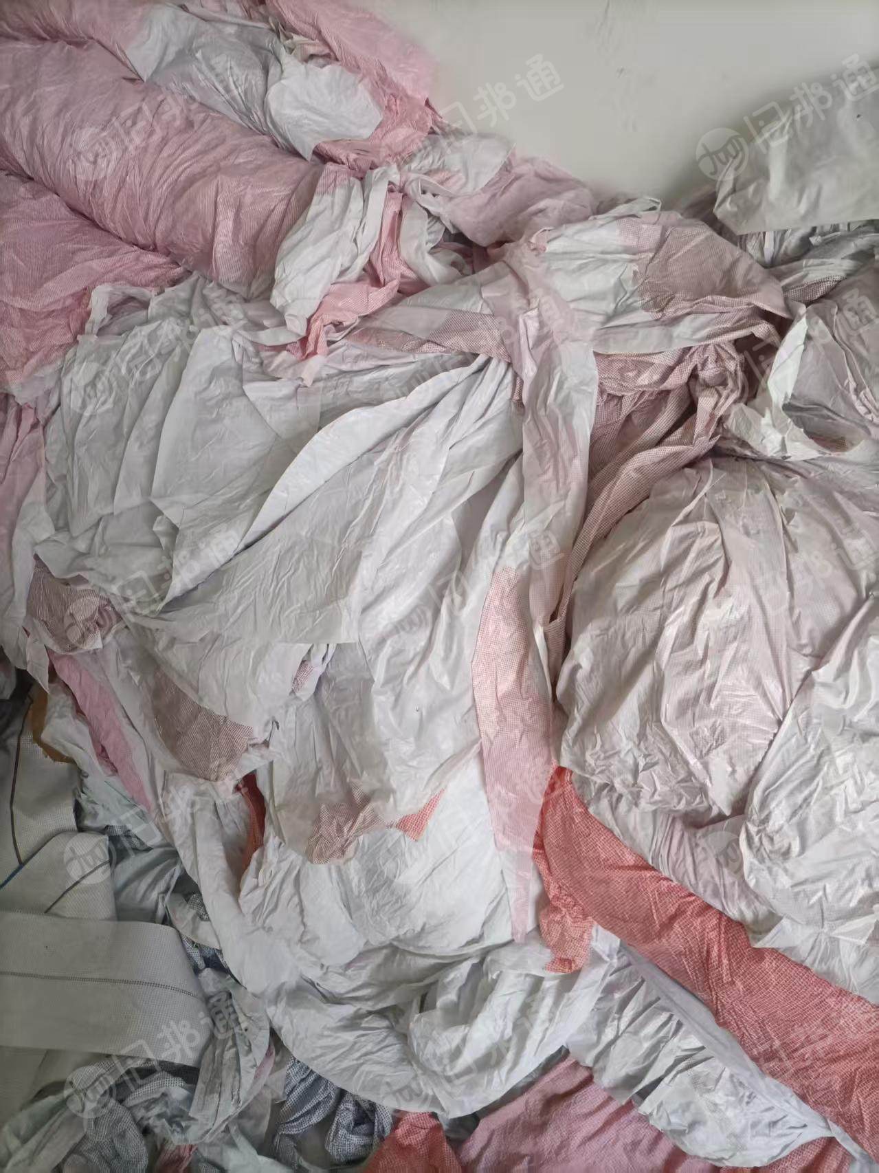 出售PVC软膜废料，广告公司下来的，做灯箱的下脚料，现货四五十吨