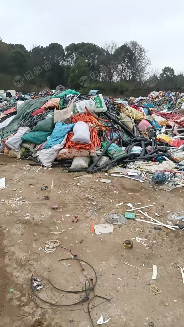 出售软质PVC电缆皮废料,电缆皮和花线皮在一起混在一起,现货几吨