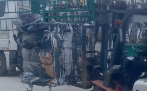 长期出售磷酸铁锂吨包，现货100吨，