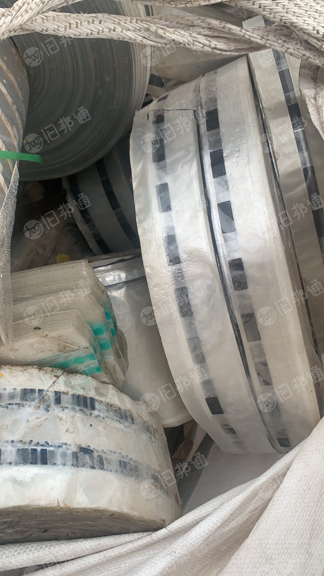 出售PET膜膜废料，主要是轻胶膜，现货20多吨