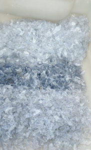 长期出售PET吸塑片破碎料