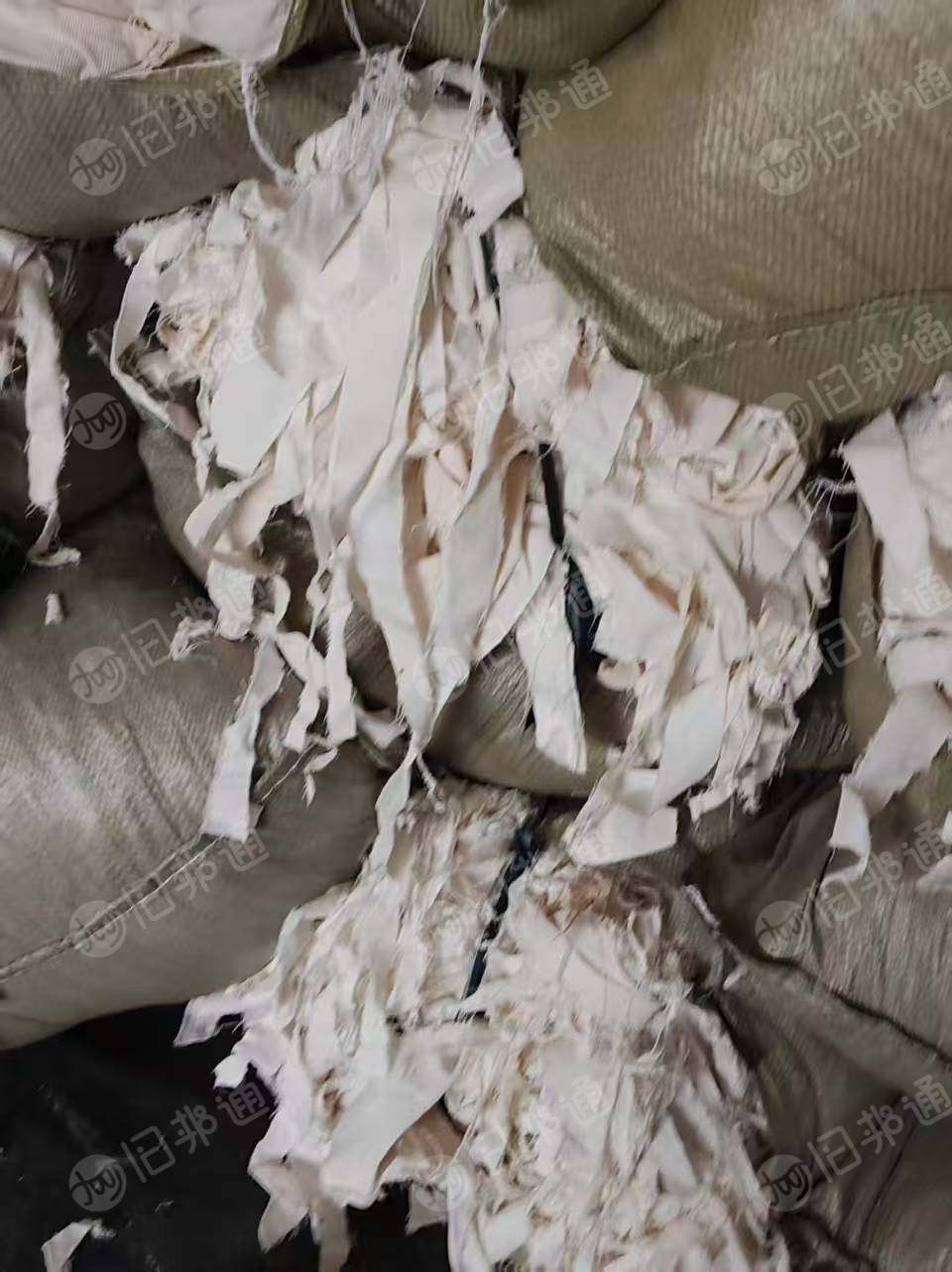 长期出售漂白好的纯棉牛仔废布，牛仔边角料，月供150吨