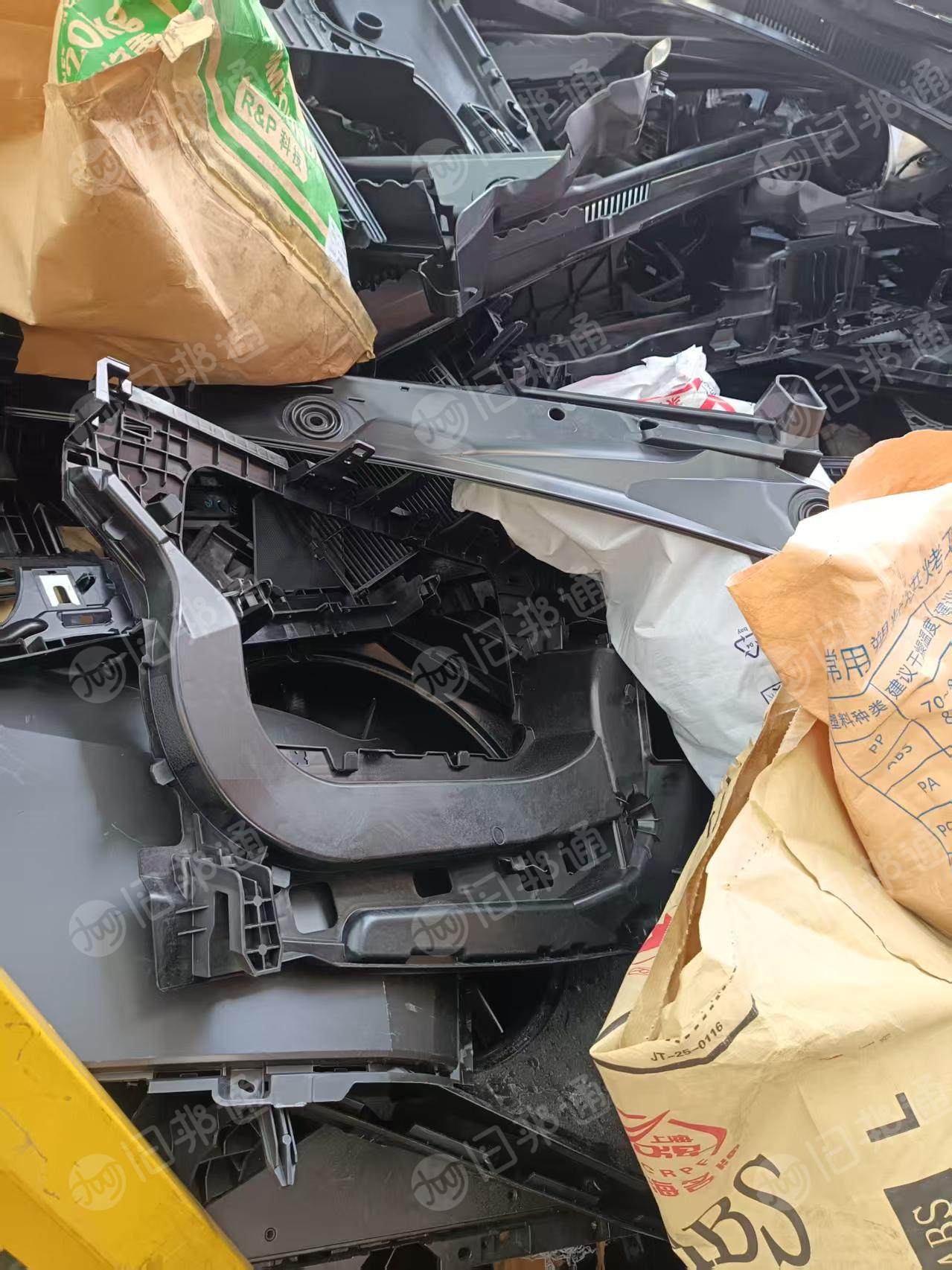 出售增强pp汽车件毛料，主机厂下来的，月供50-60吨