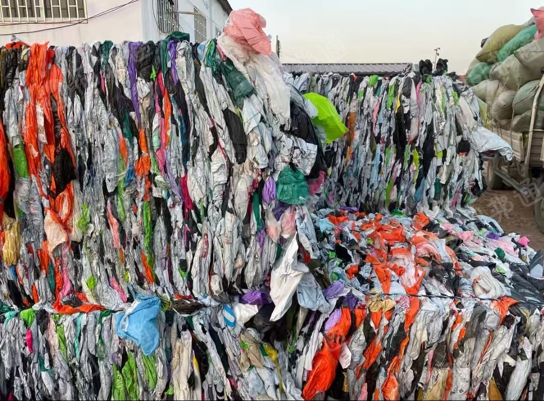 出售pe快递袋压块，人工分拣，无水无垃圾