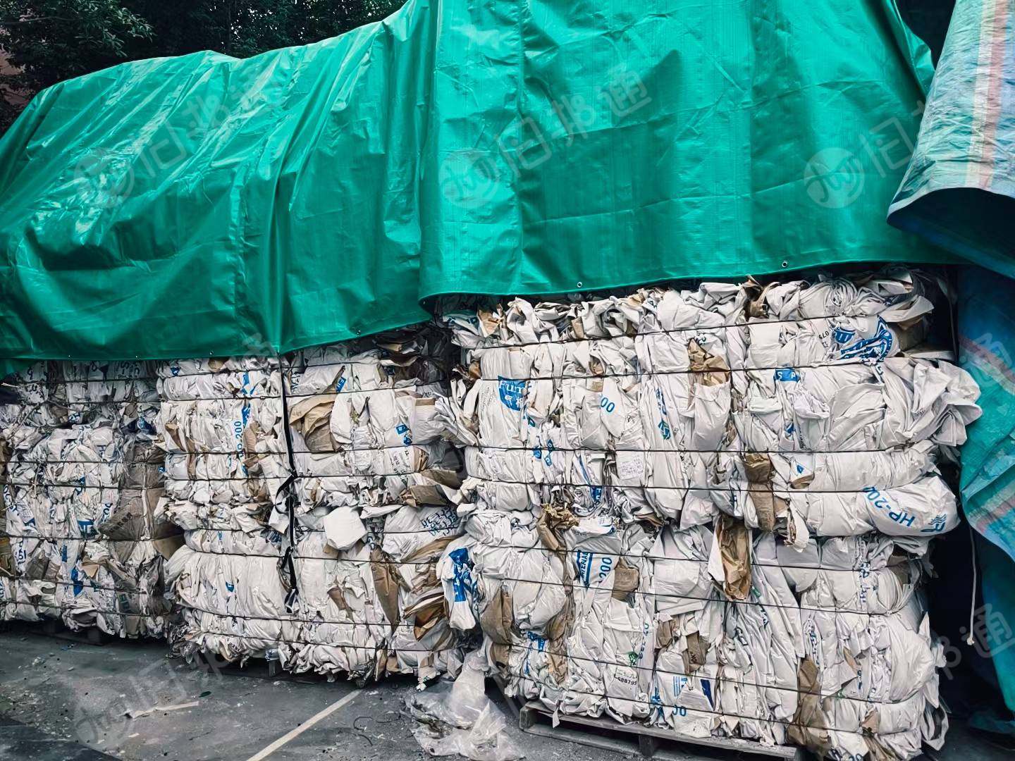 长期出售化工牛皮纸袋压块，无水无杂