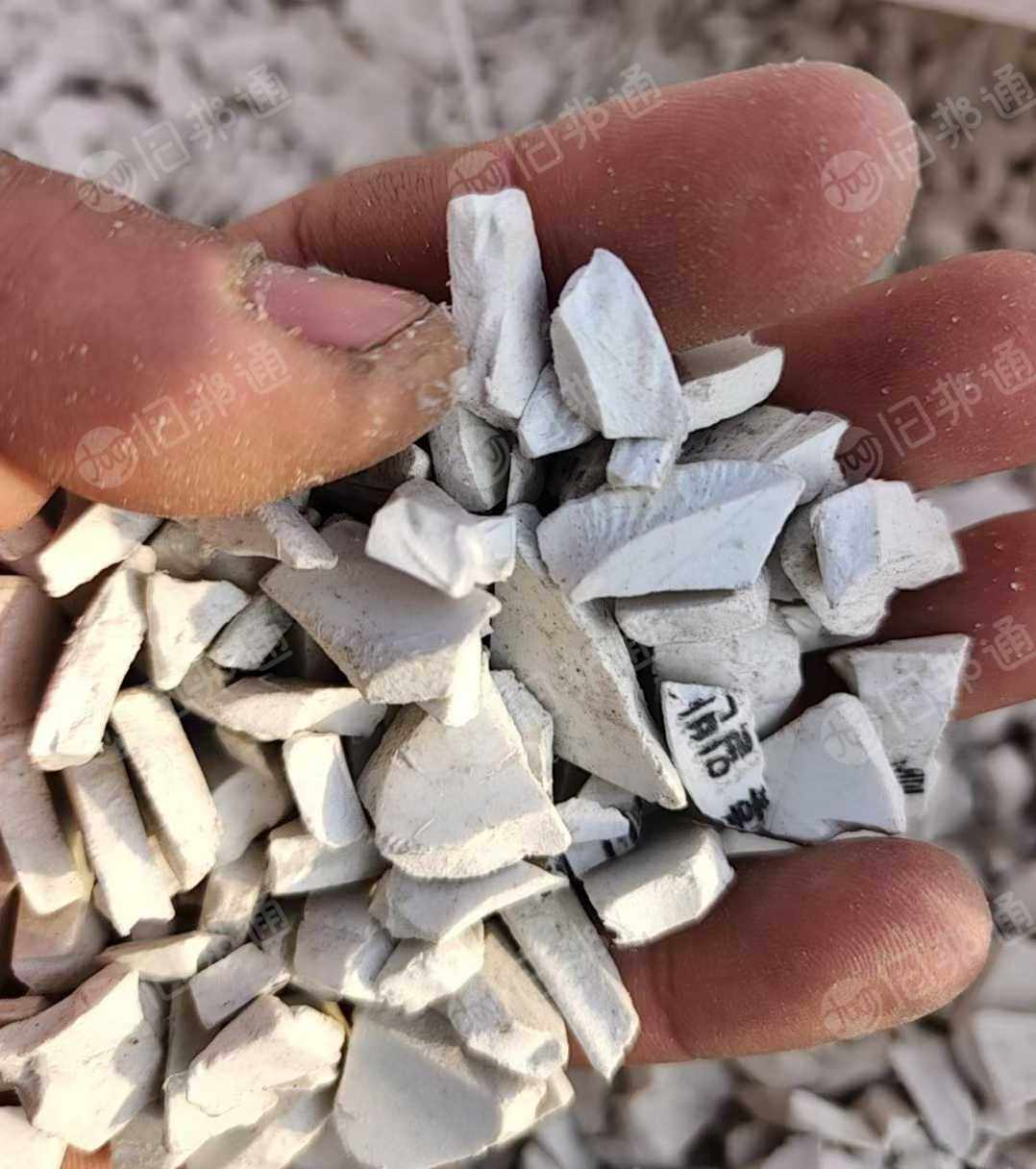 出售白色PE给水管破碎料，现货10吨