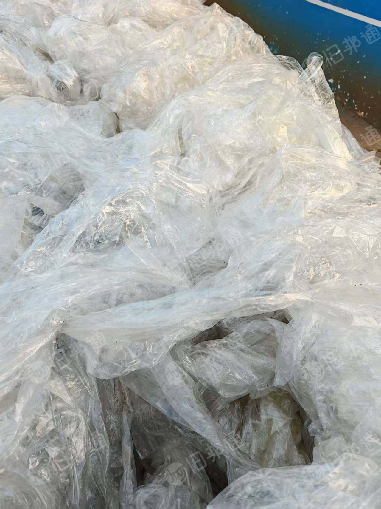 出售水洗高压膜废料，清一色缠绕膜废料，现货八九吨