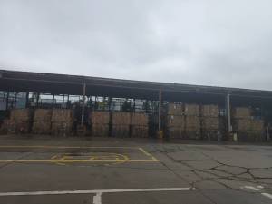 长期出售纯黄板纸压块