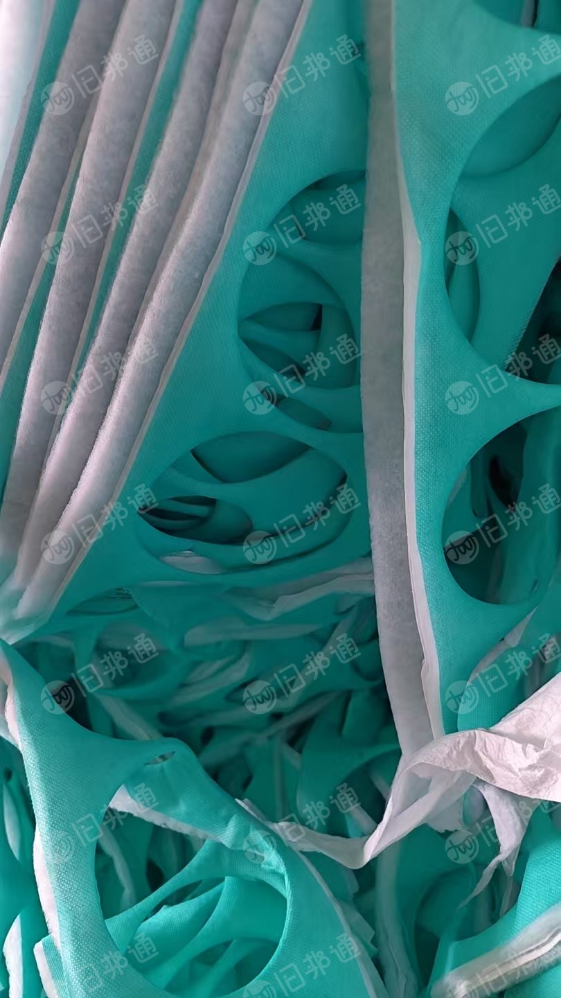 长期出售做口罩下来的无纺布，三合一无纺布，无纺布，热风棉，熔喷布复合在一起