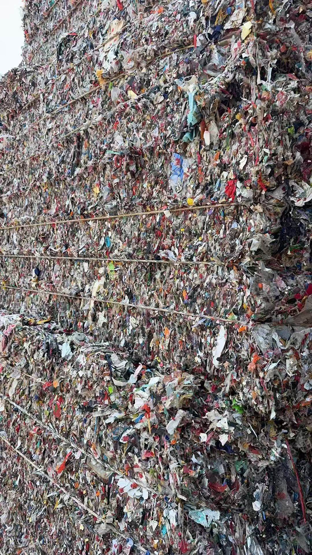 出售纸厂废塑料，含水40%，月供500吨