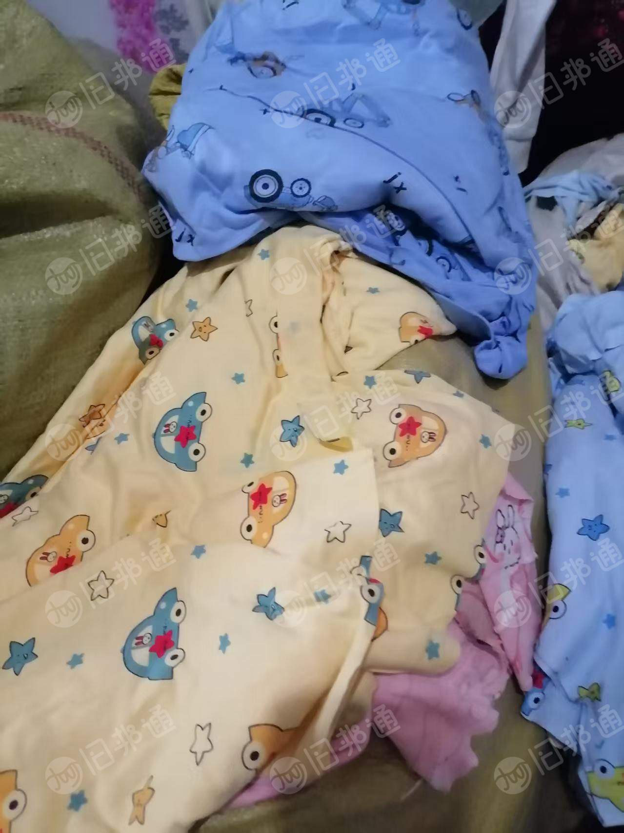 长期出售服装厂下来的涤棉布头，浅色深色都有，70棉30涤