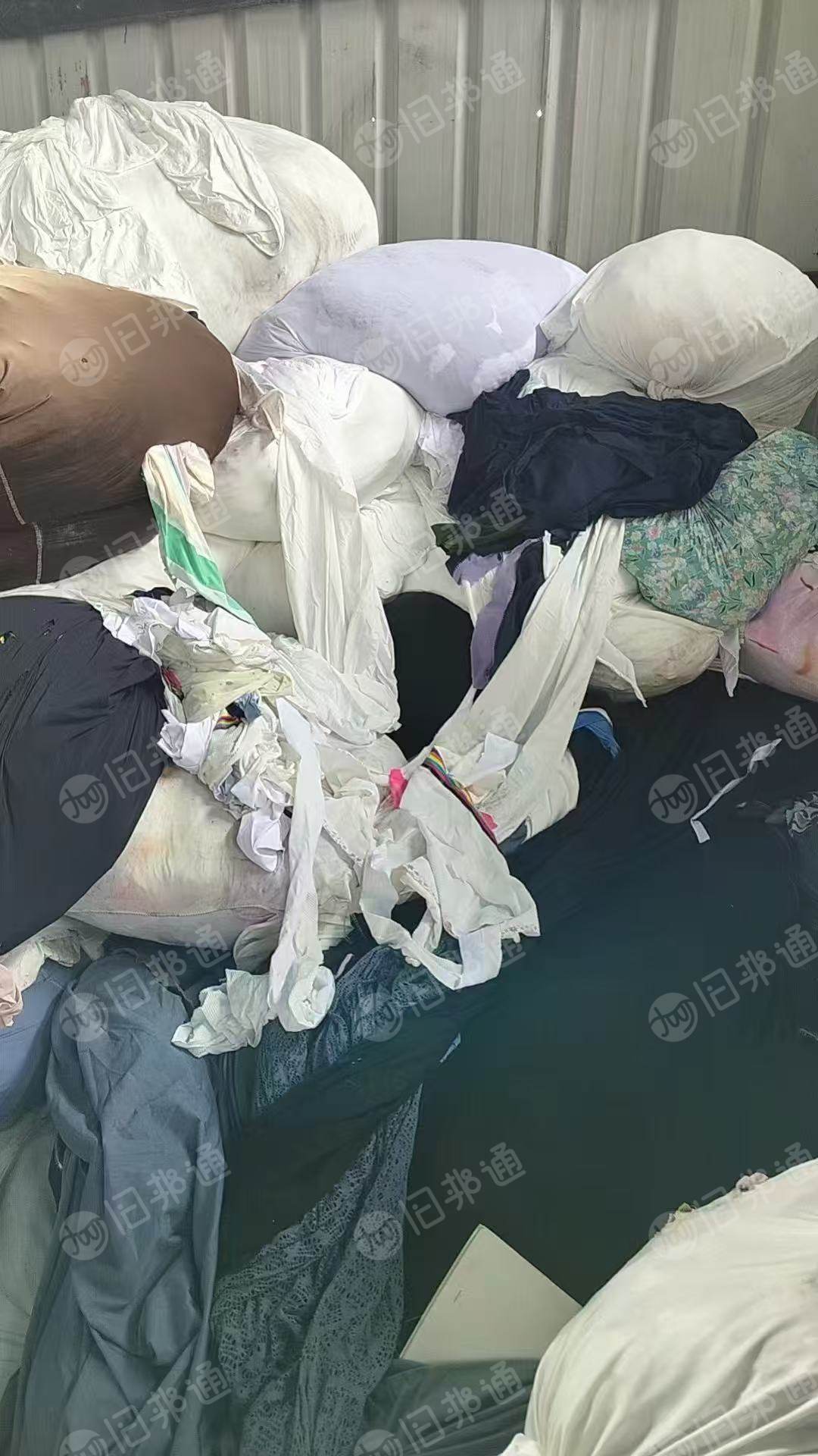 长期出售涤锦废布，涤锦边角料，涤纶30尼龙70，月供30吨