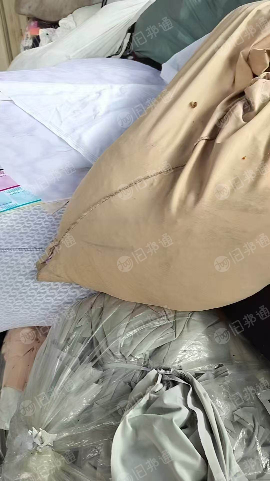 长期出售涤锦废布，涤锦边角料，涤纶30尼龙70，月供30吨