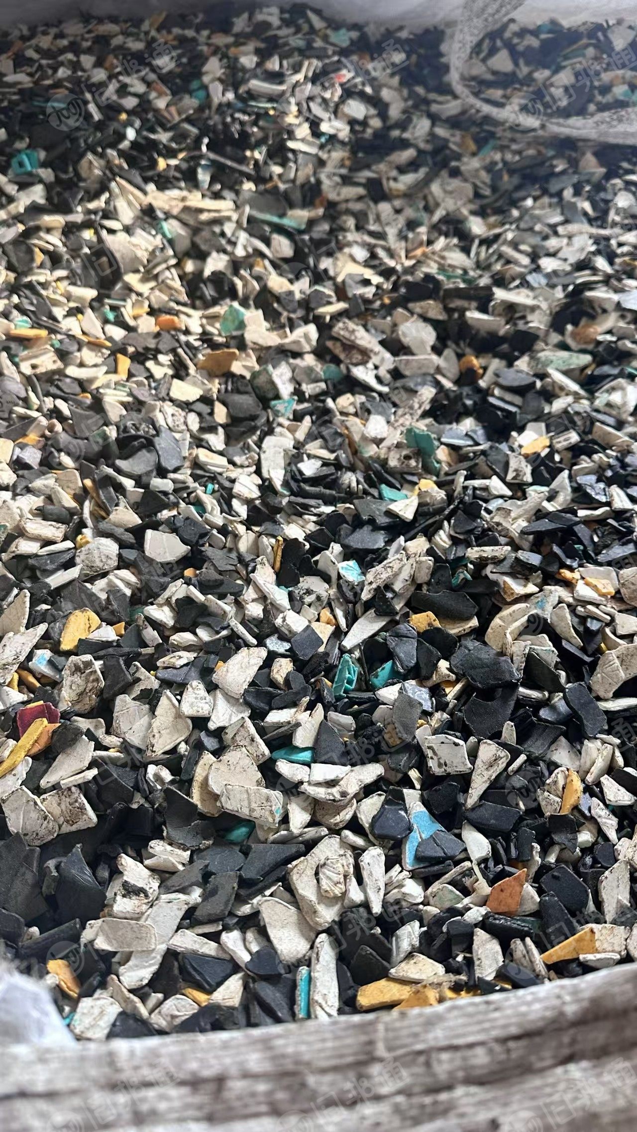 出售电动车的abs/pc合金破碎料，冲击20以上