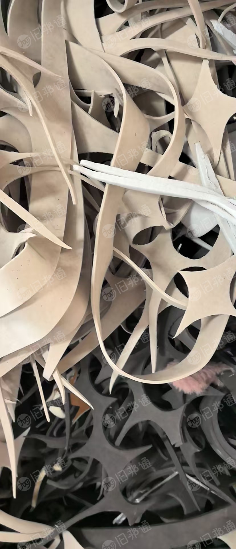 常年出售EVA废料，EVA鞋底废料，EVA鞋底边料，月供500吨