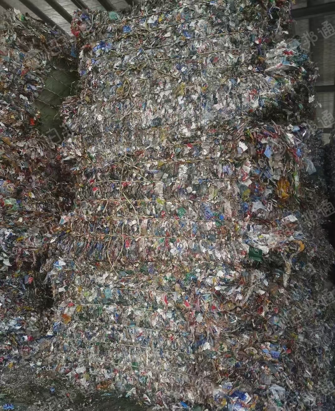 长期出售商标纸废料，PP，PVC商标纸废料，风选下来的