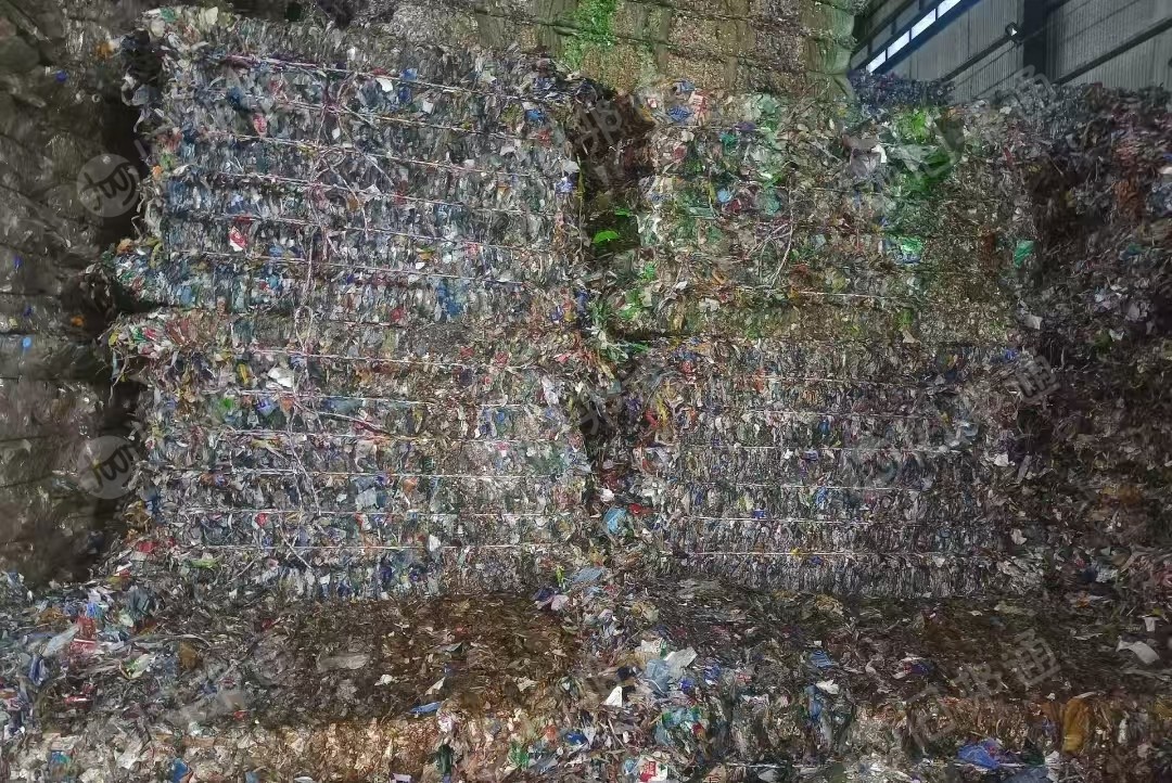 长期出售商标纸废料，PP，PVC商标纸废料，风选下来的