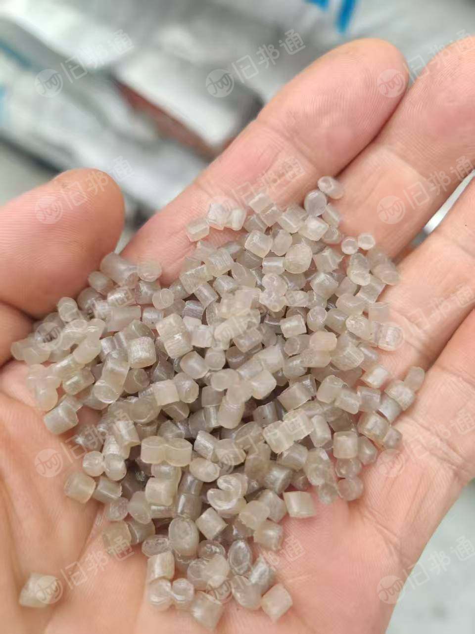 出售高压颗粒，过80目，长期有货