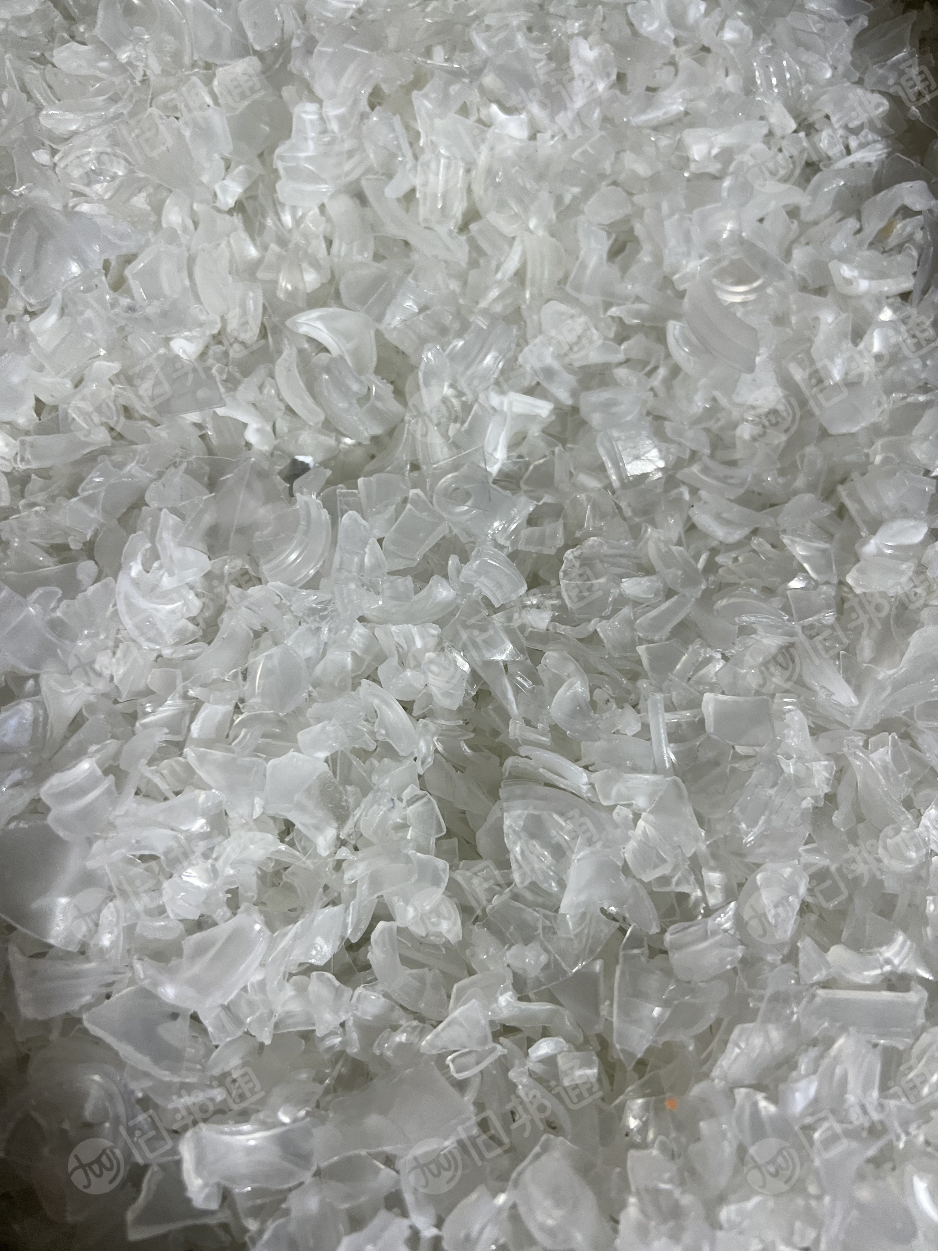 出售PP吊瓶破碎料,瓶头、瓶身分开破碎,可直接上机用,月供100多吨