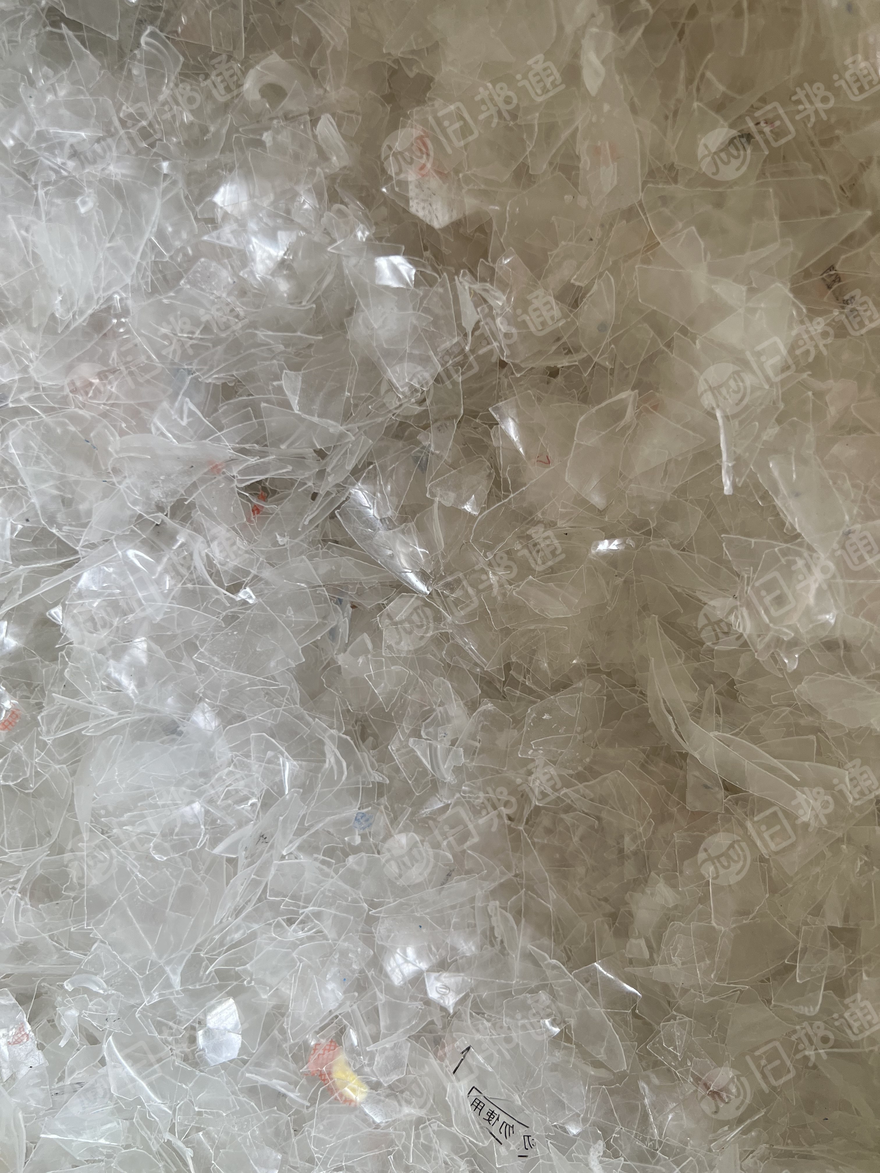 出售PP吊瓶破碎料,瓶头、瓶身分开破碎,可直接上机用,月供100多吨