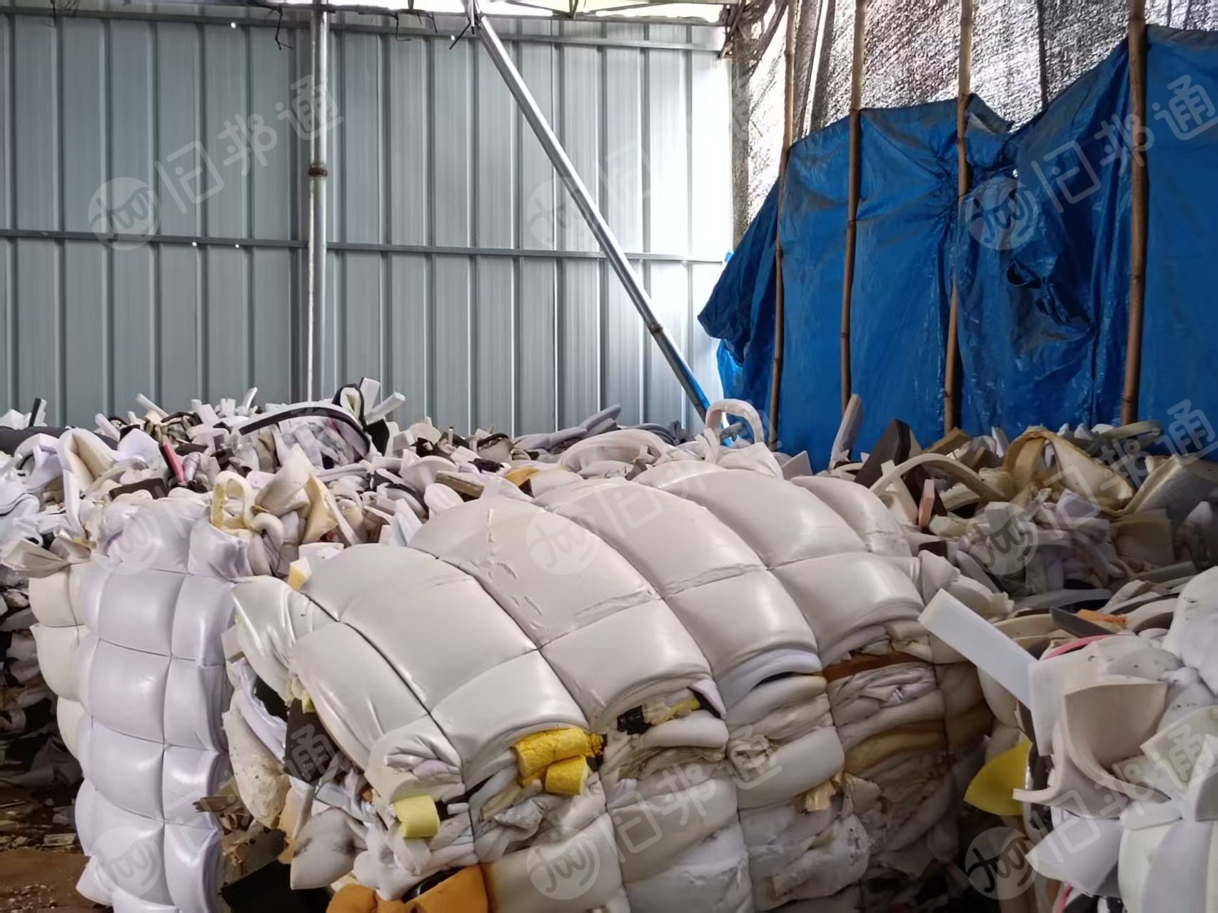 长期出售沙发厂下来的海绵，海绵边角料，现货三十吨左右