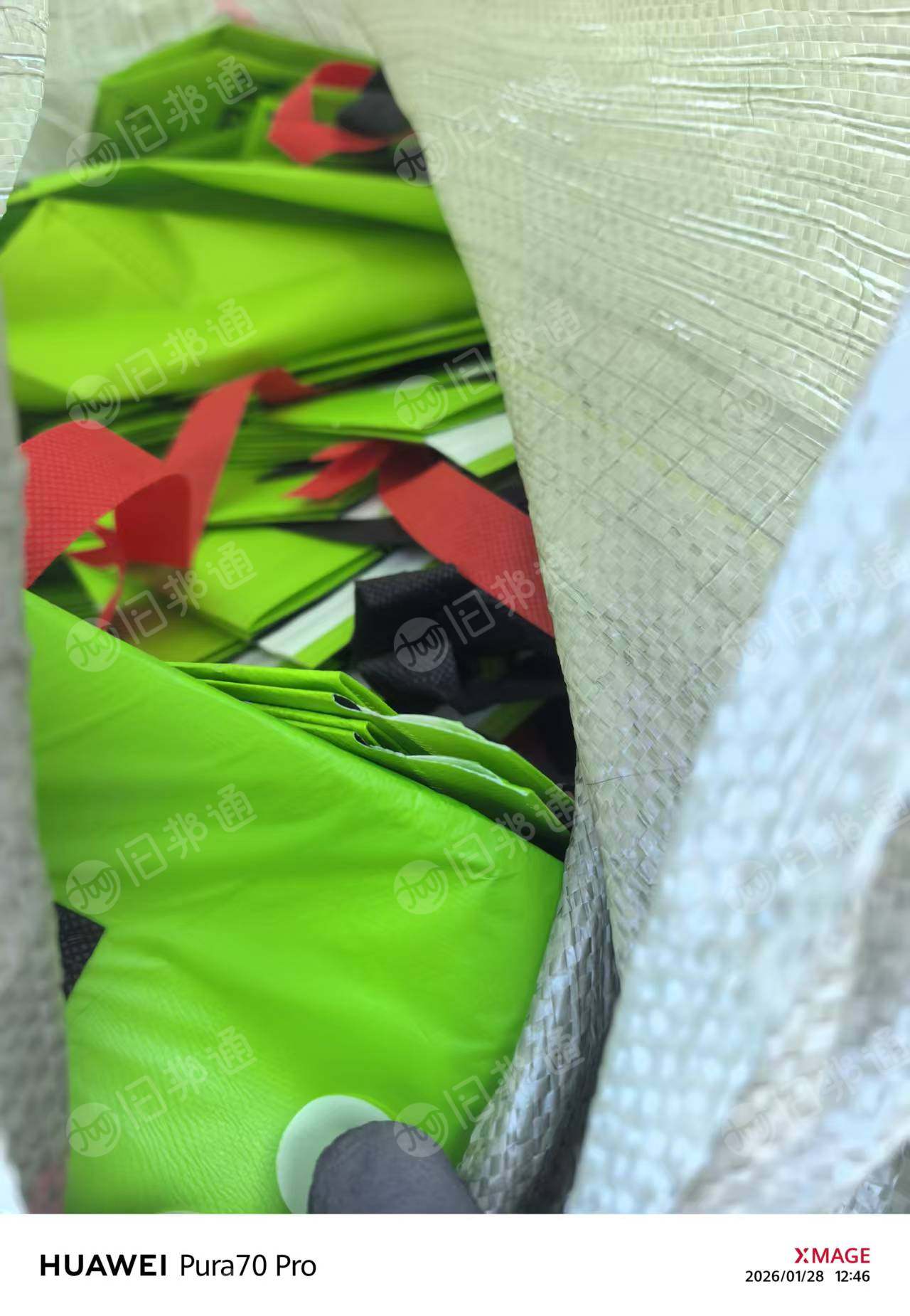 长期出售pp无纺布手提袋，无纺布边角料，外卖袋边角料，现货五六十吨