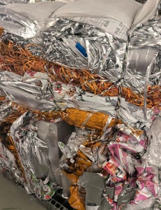 长期出售铝塑膜废废料，彩印厂下来的