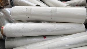 长期出售PET膜废料，轻胶膜，无胶膜等