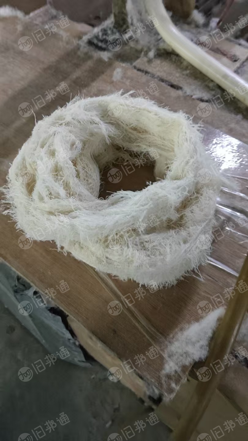 长期出售布边纱，筋是涤的，边纱是纯棉的，月供10吨左右，货在湖北咸宁