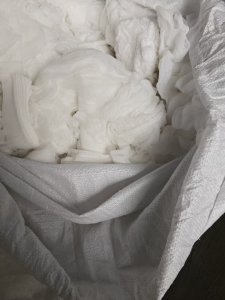 长期做医用纱布下来的白色纯棉废纱，废纱布，月供10来吨，货在湖北咸宁