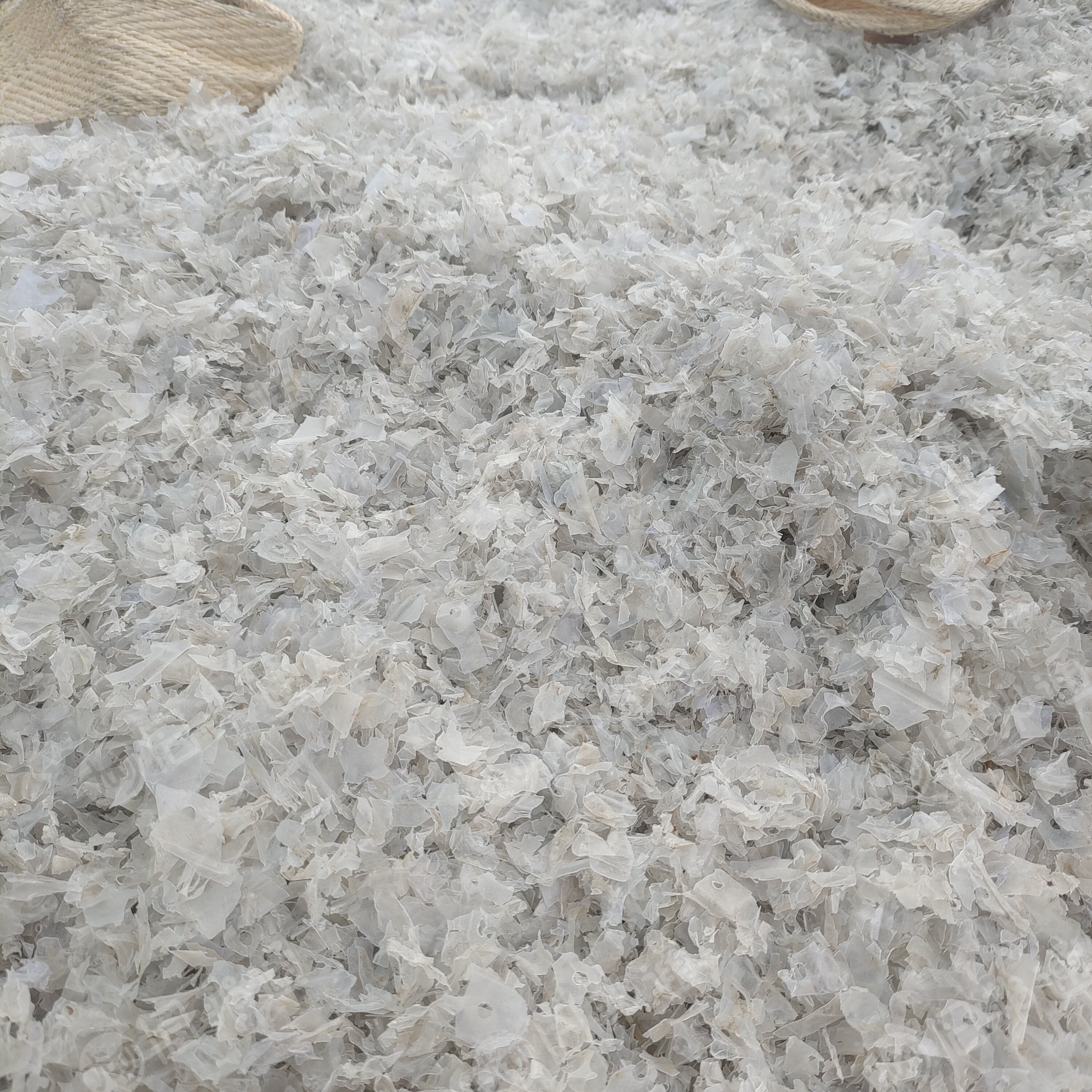 出售pet秧盘破碎料，每个月100多吨