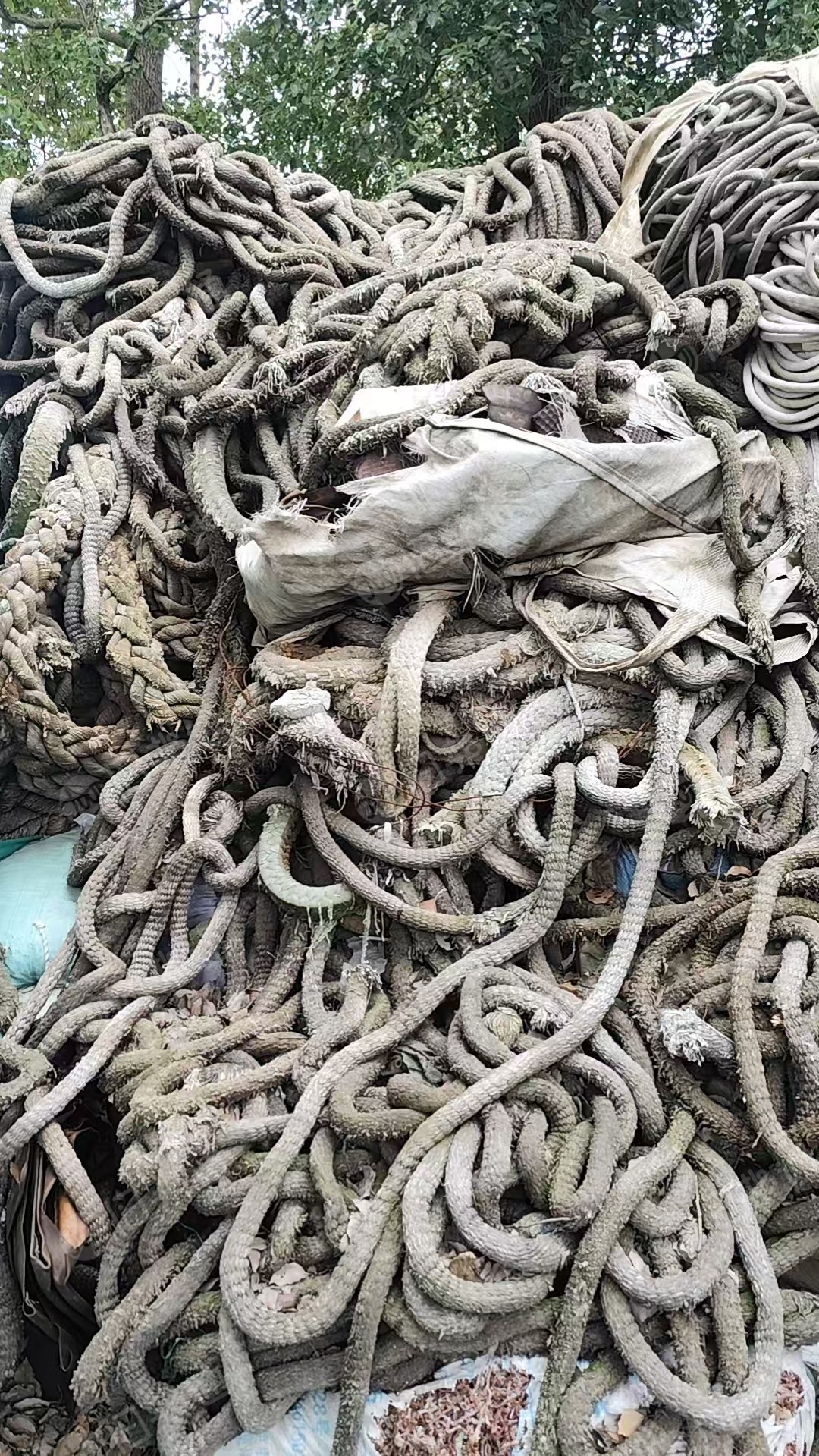 长期出售缆绳，吊带，安全带等，统货出，现货有20几吨，货在江苏苏州