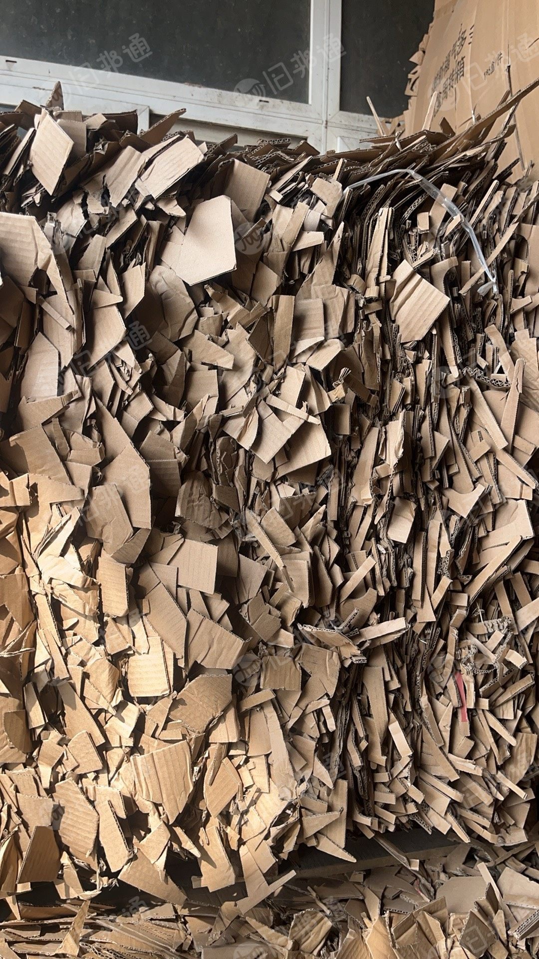 长期出售纯黄板纸边角料，每个月1-2车