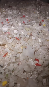 出售酱油壶破碎料，全飘带盖过风选，现货50吨