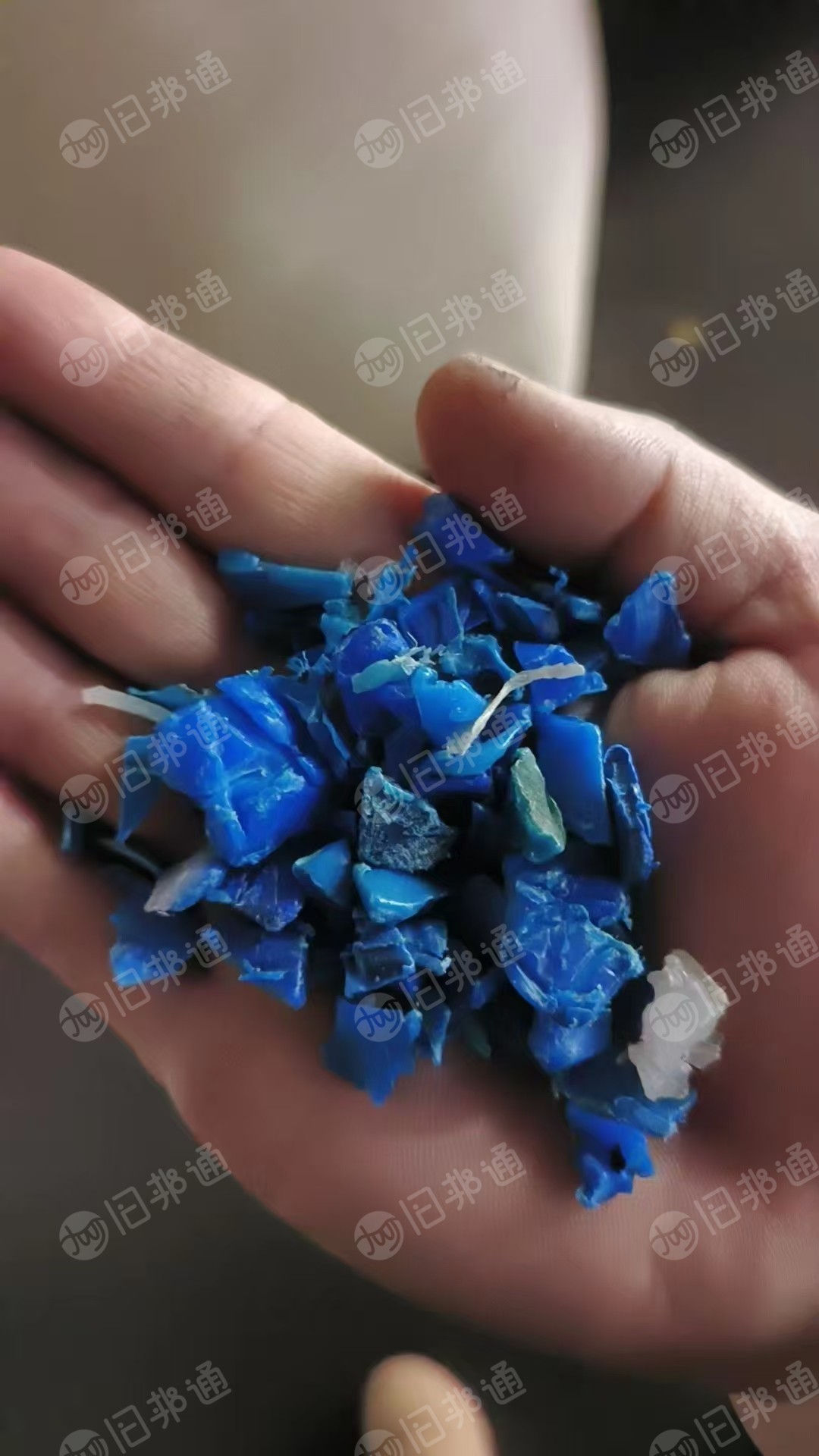 出售大蓝桶破碎料，现货四五十吨