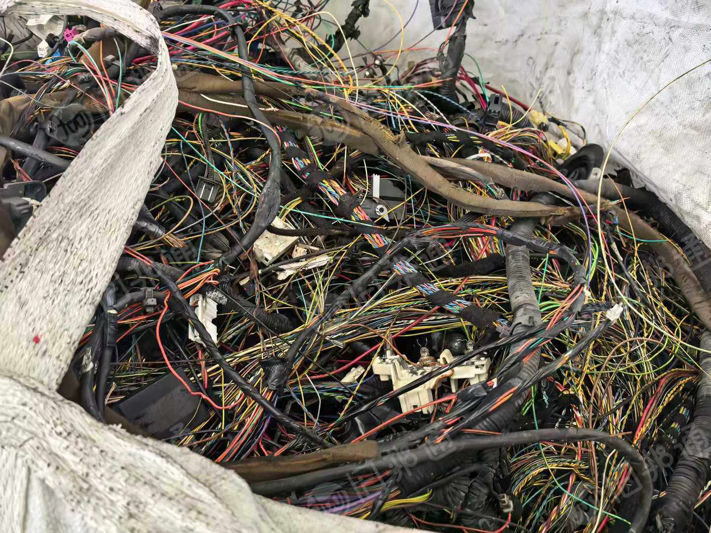 求购各种拆车废料，拆车线等废料