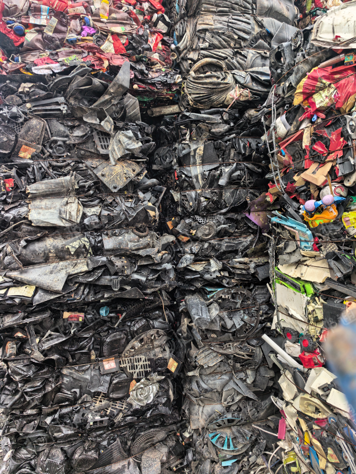 出售黑丙压块，大小响压块